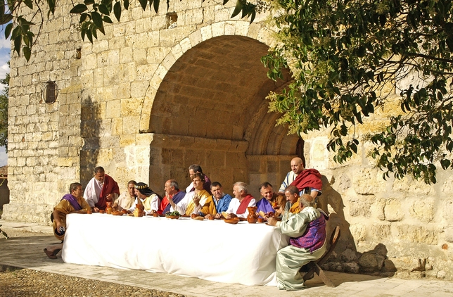 La cena que recrea y enamora. La temática de la fotografía es la siguiente: Meneses y su visión de la última cena.   / MENESES DE CAMPOS