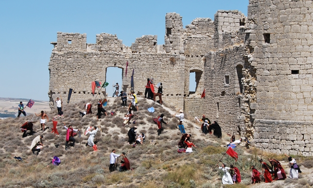 Los vecinos de Hornillos de Cerrato se defienden del ataque de otros pueblos de Palencia que buscan conquistar el titulo de mejor pueblo de la provincia, ¿Lo conseguirán?  / HORNILLOS