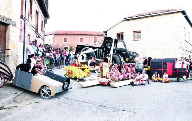 PRÁDANOS DE OJEDA: ¿Quién ha dicho que se necesita una escudería fuerte y un presupuesto desbordado para ser piloto de carreras? En Prádanos de Ojeda apuestan por la imaginación y la originalidad  / PRÁDANOS DE OJEDA