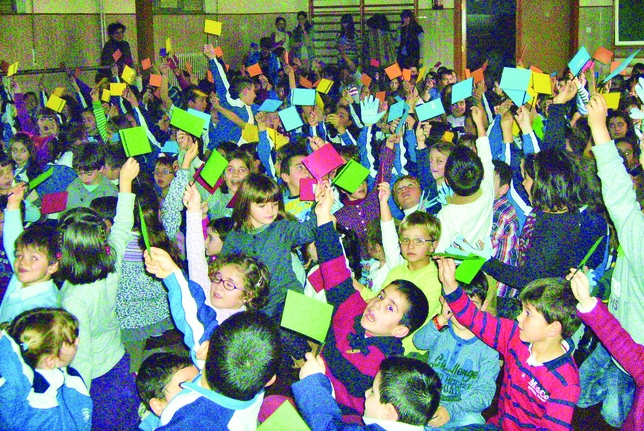 Los colegios festejan el Día de la Paz  / DIARIOPALENTINO.ES