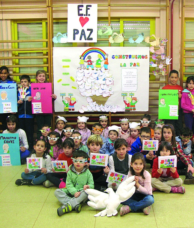 Los colegios festejan el Día de la Paz  / DIARIOPALENTINO.ES