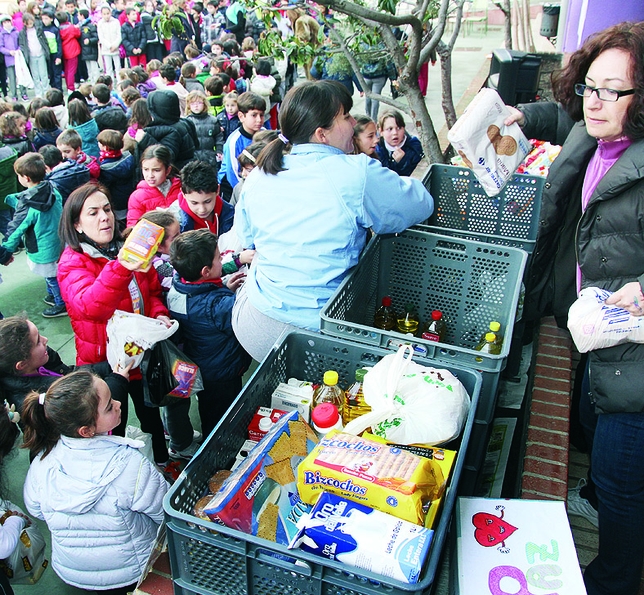 Los colegios festejan el Día de la Paz  / DIARIOPALENTINO.ES