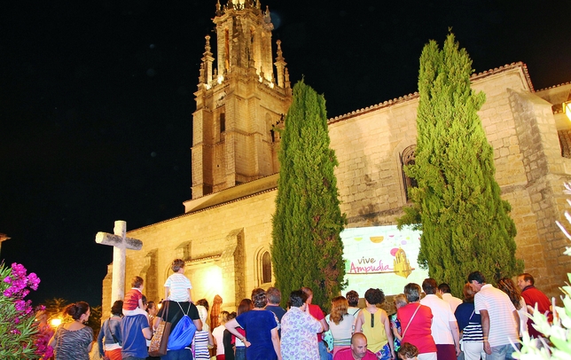 AMPUDIA:  Los vecinos de la localidad terracampina se preguntan qué mejor película puede haber para disfrutar de una estupenda noche de cine que esa que lleva por título 'Vive Ampudia'.
  / AMPUDIA