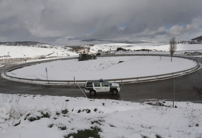 Autovía A-67 en los entornos de Aguilar de Campoo  / MANUEL BRÁGIMO (ICAL)