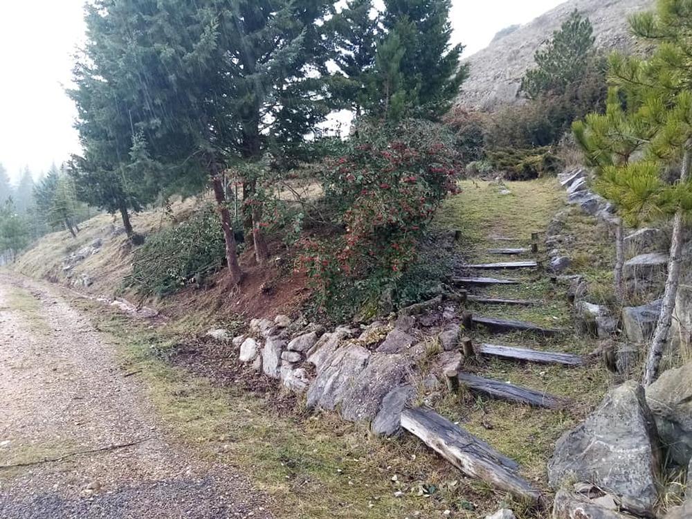 Cueva de Bernardo del Carpio: leyenda, historia y geología