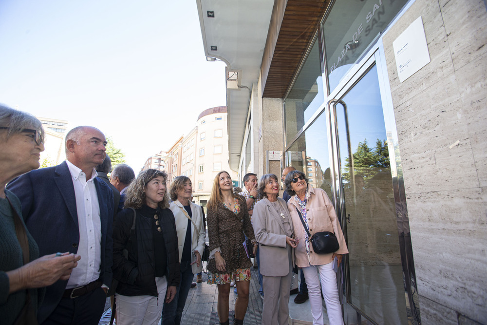 Ayer se colocó la placa del movimiento moderno con la asistencia de autoridades y familiares. 