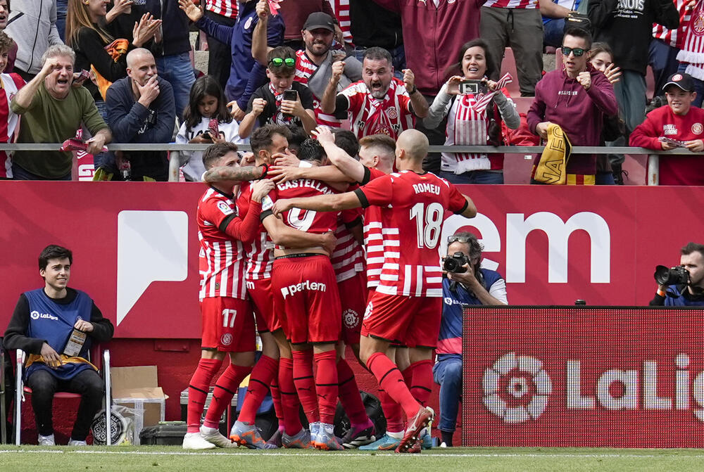 Arnau y Stuani dan tranquilidad al Girona