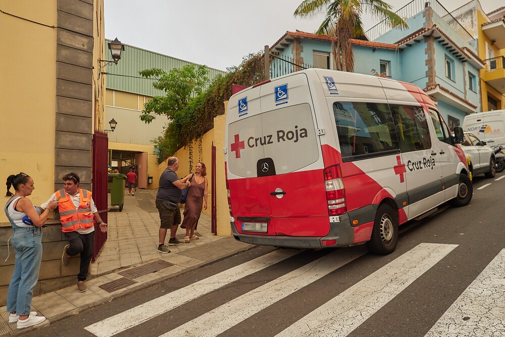 El incendio en Tenerife se agrava en la zona norte provocando nuevas evacuaciones  / EUROPA PRESS