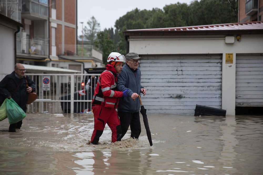 Nueve Muertos Y Miles De Evacuados En Las Inundaciones De Italia ...