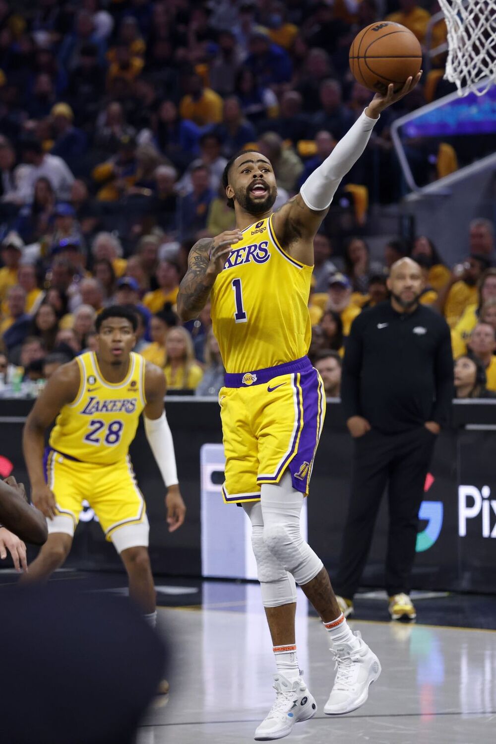 NBA Playoffs - Los Angeles Lakers at Golden State Warriors  / JOHN G. MABANGLO