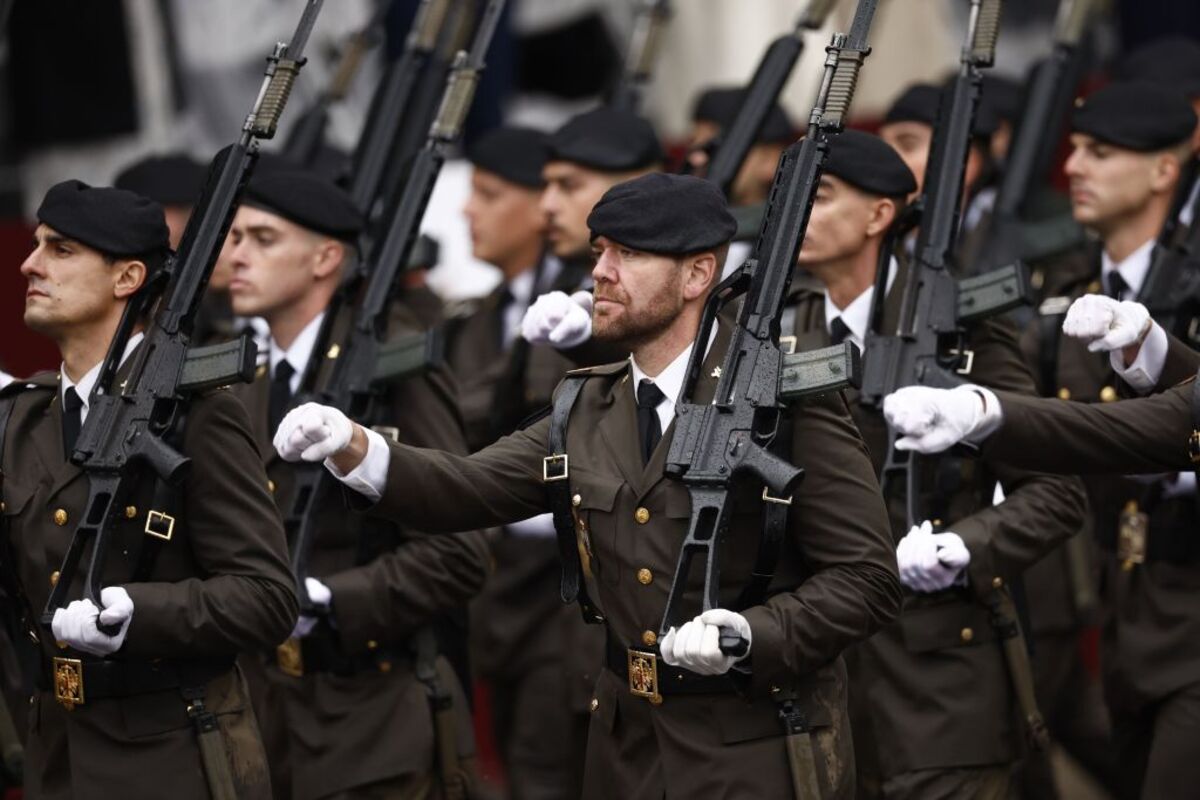 Madrid acoge el desfile de la Fiesta Nacional  / DANIEL GONZÁLEZ