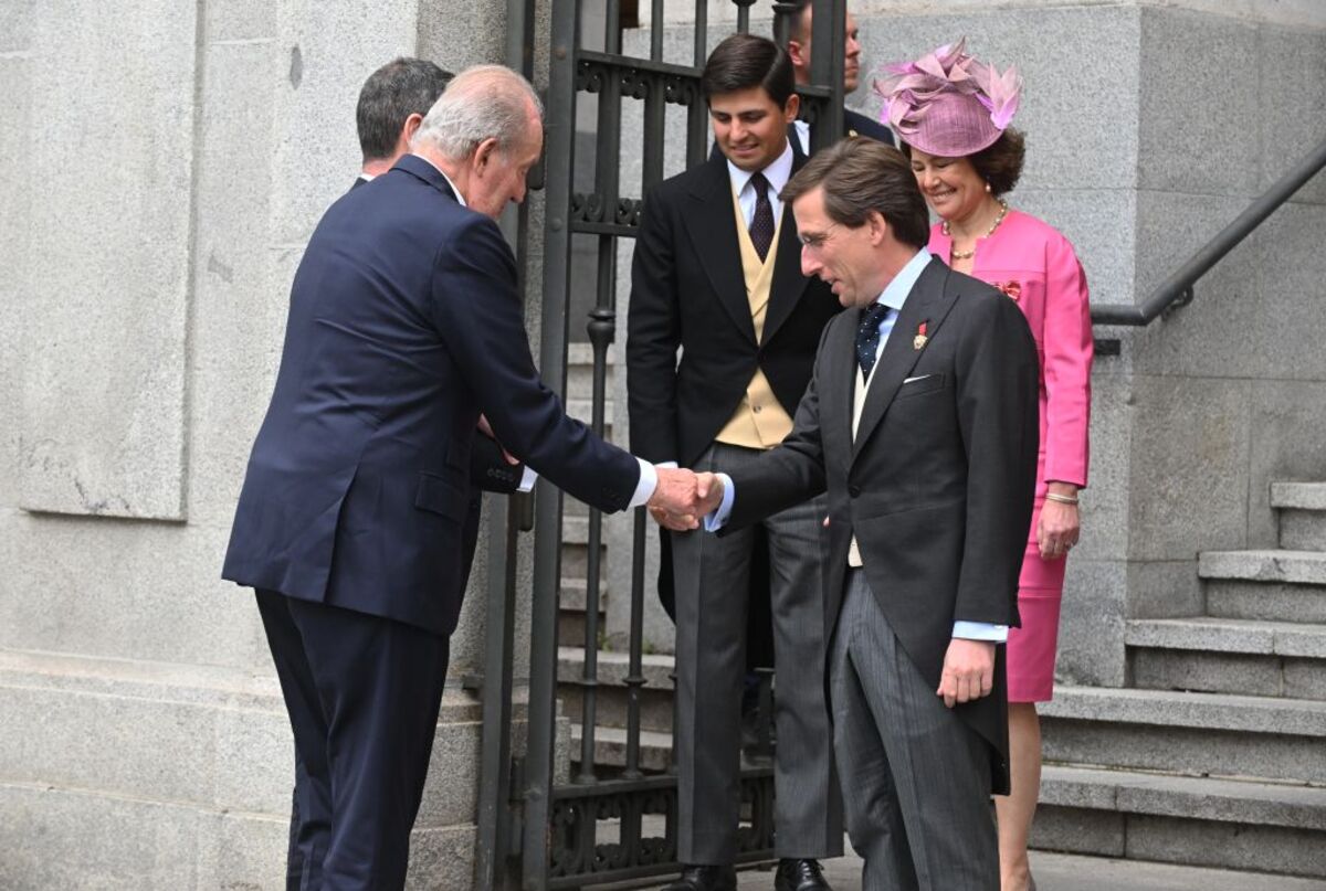 José Luis Martínez-Almeida, alcalde de Madrid, y Teresa Urquijo se dan el ‘Sí, quiero’ ante 500 invitados
  / JOSÉ OLIVA