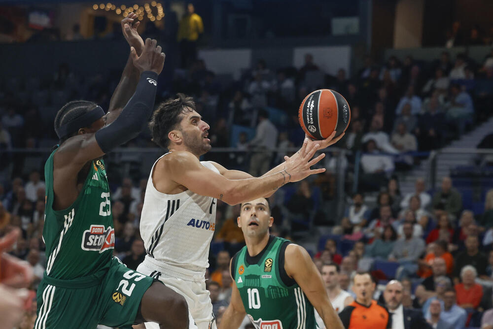 El Real Madrid se anima tumbando al Panathinaikos