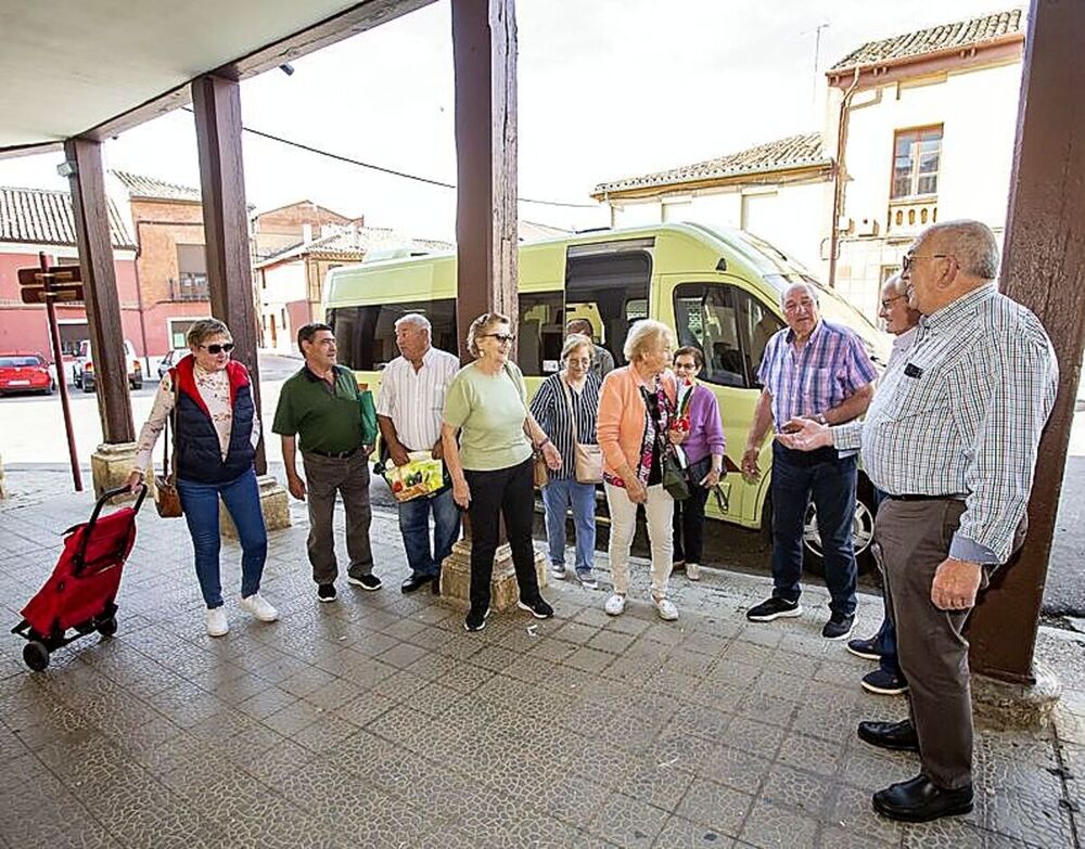 El bus de proximidad de Paredes supera los 2.250 viajeros