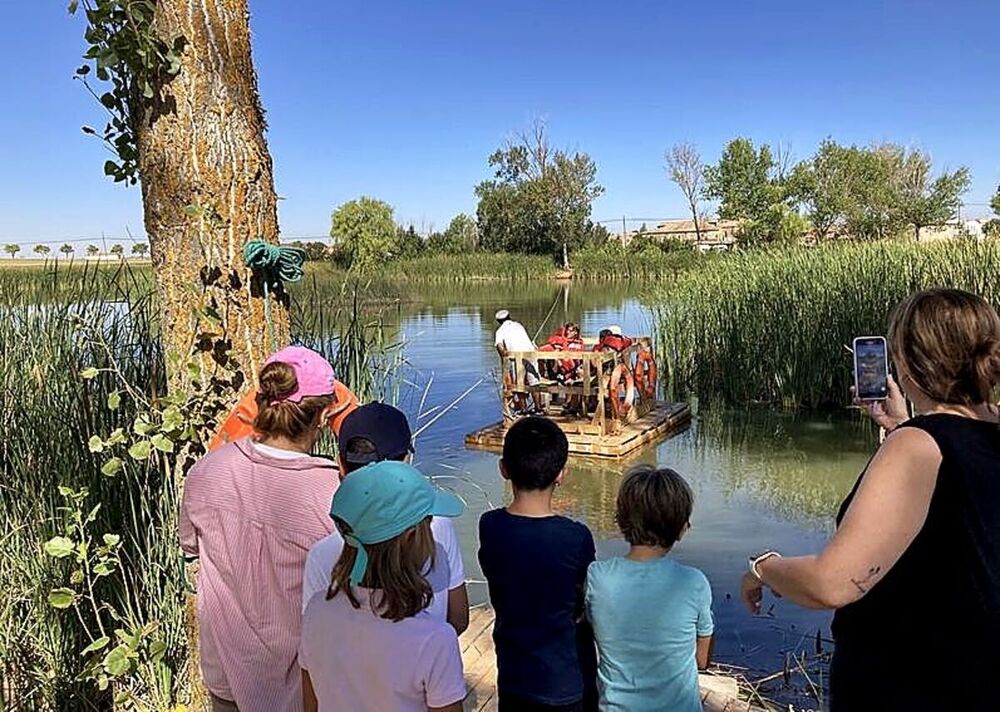 El humedal de Marcilla de Campos tras su recuperación como atractivo turístico, gracias a la colaboración de Global Nature, la Diputación y la Consejería de Medio Ambiente.