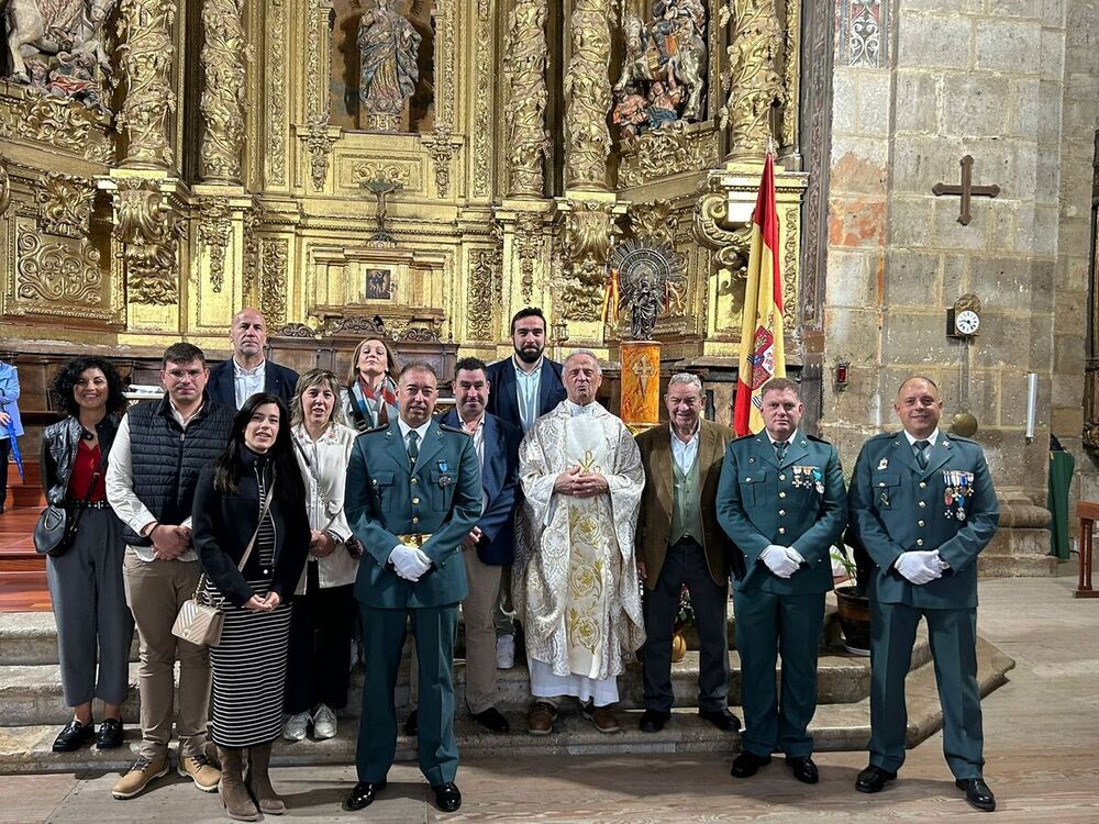 LA GUARDIA CIVIL SE VISTE DE GALA