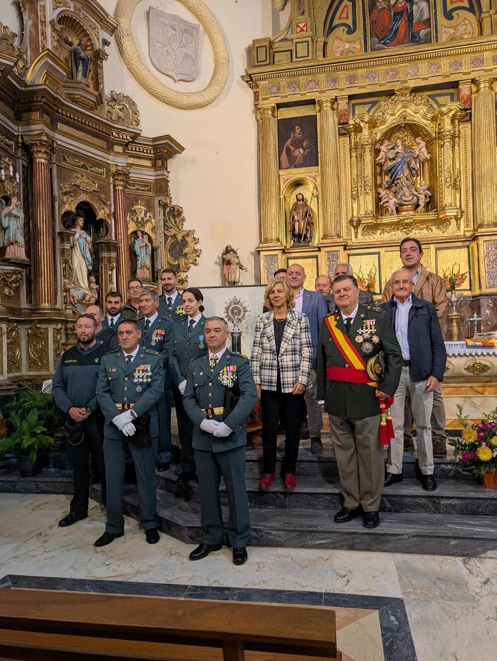 LA GUARDIA CIVIL SE VISTE DE GALA