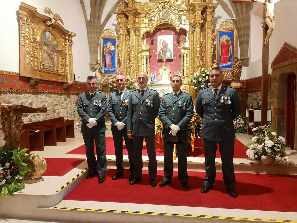 LA GUARDIA CIVIL SE VISTE DE GALA