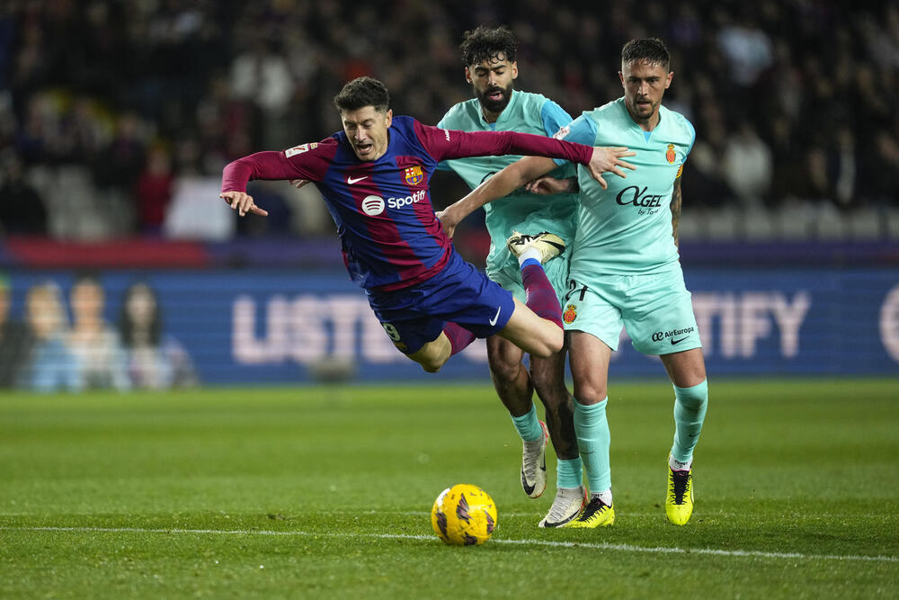 Lamine Yamal levanta el ánimo del Barça