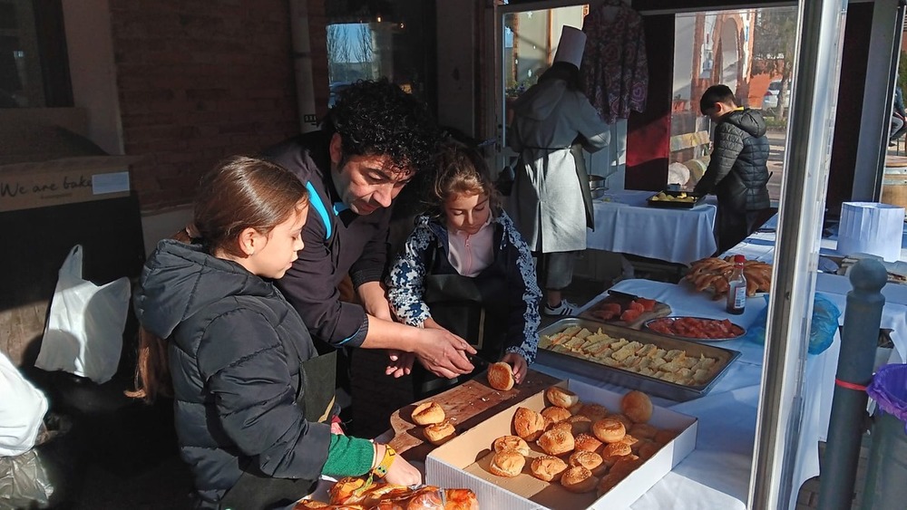 Cocinar y juguetes desde Husillos para los niños de Valencia