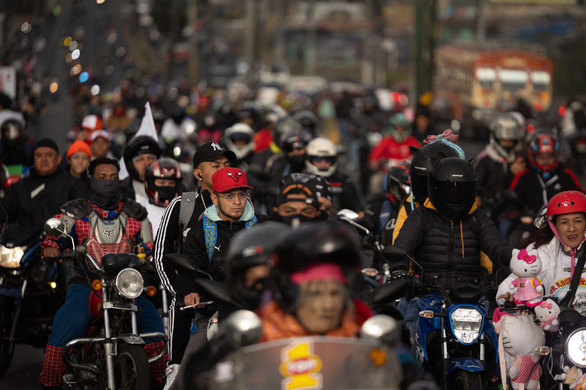 Miles de motociclistas inician peregrinación de la Caravana del Zorro en Guatemala  / DAVID TORO