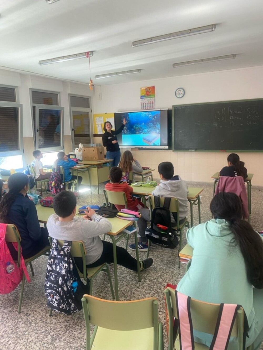 Los alumnos, durante los Encuentros Cretácicos, realizaron diversas actividades en la naturaleza. 