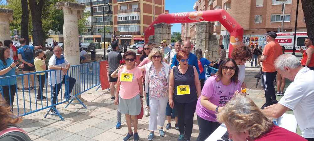 Fin festivo en San Antonio con una marcha solidaria