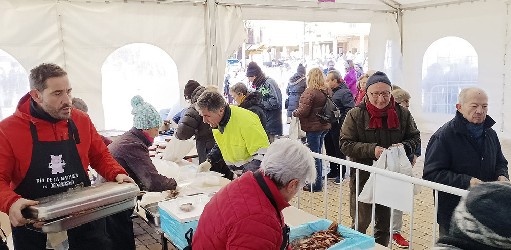 Tradición, música y manjares en Dueñas