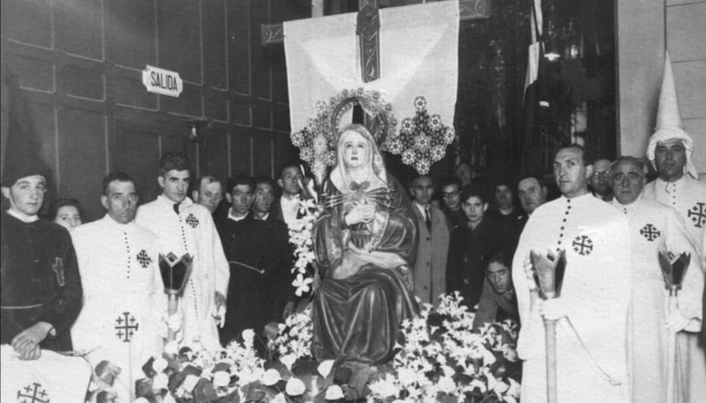 Semana Santa: de las fotos en blanco y negro a la televisión