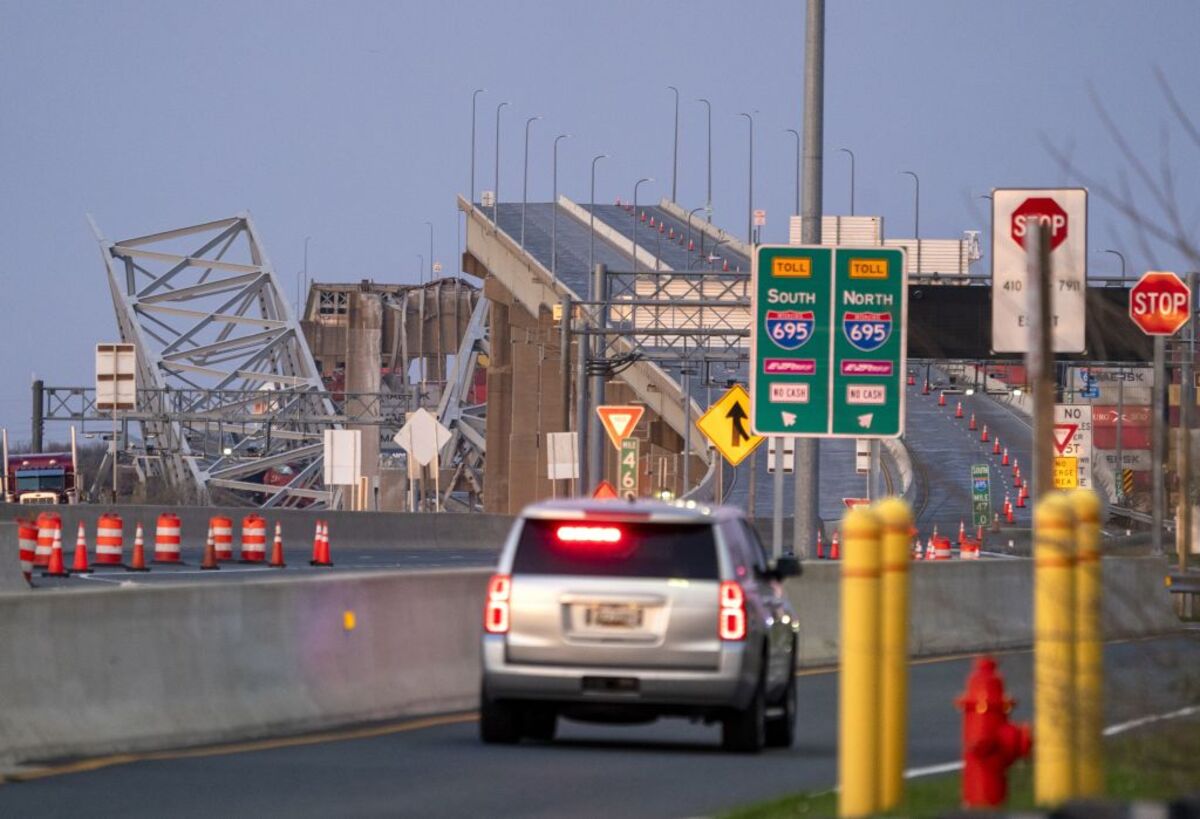 Baltimore bridge collapses after being hit by cargo ship  / SHAWN THEW