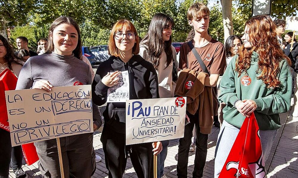 Los alumnos exigen una información «clara» sobre la PAU