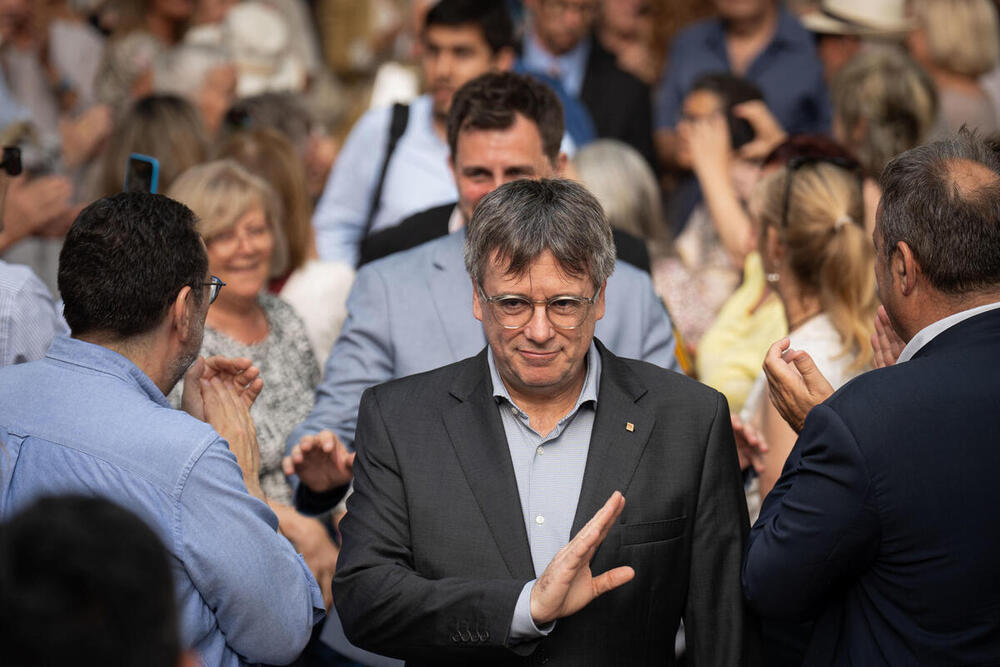 El ex presidente de la Generalitat Carles Puigdemont durante un acto de campaña en Colliure (Francia). 