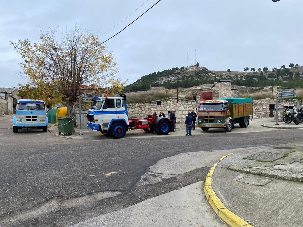 260 coches clásicos en Cevico y 4.500€ solidarios