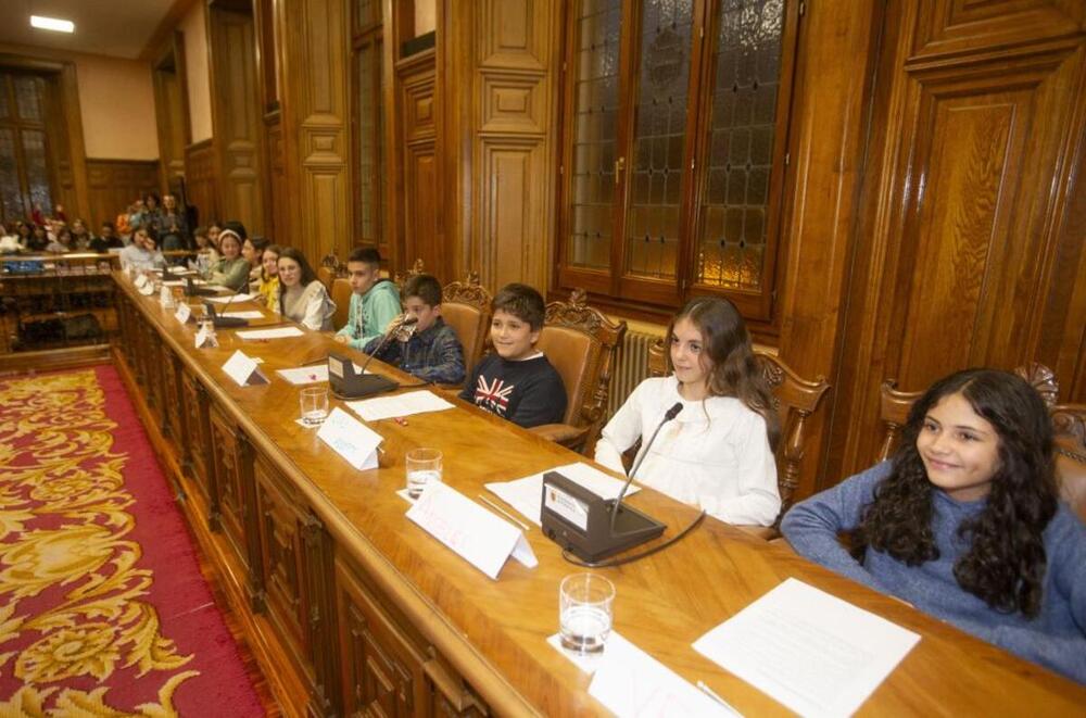 El pleno infantil pone el acento en la salud mental