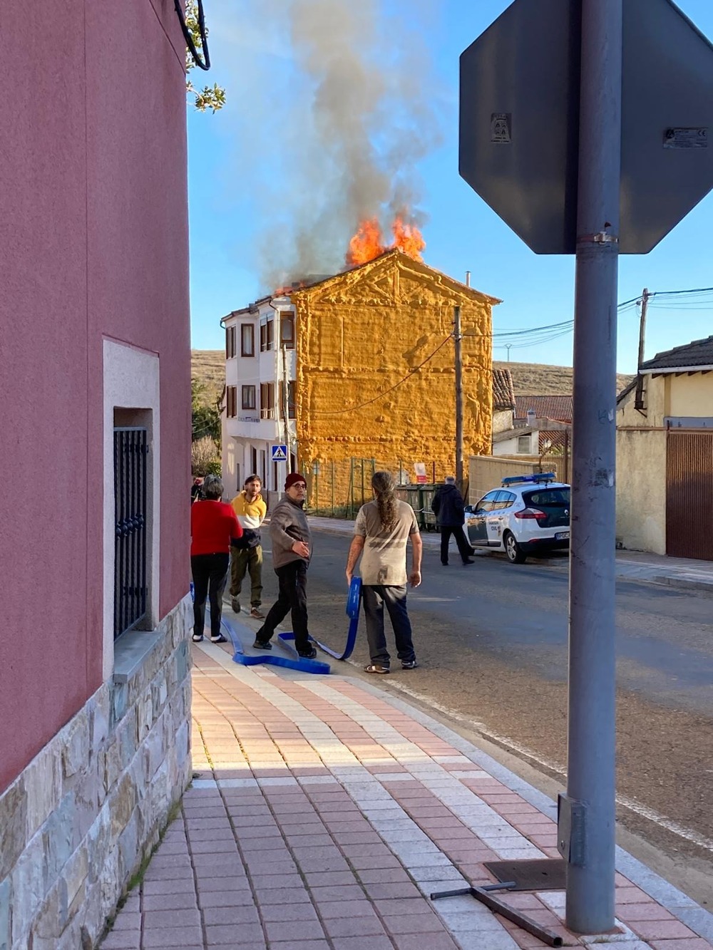 Dos incendios en 24 horas en tres casas de Santibáñez 