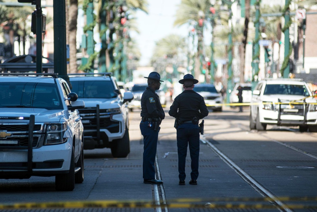 Aftermath of a car ramming into crowd in New Orleans  / SHAWN FINK