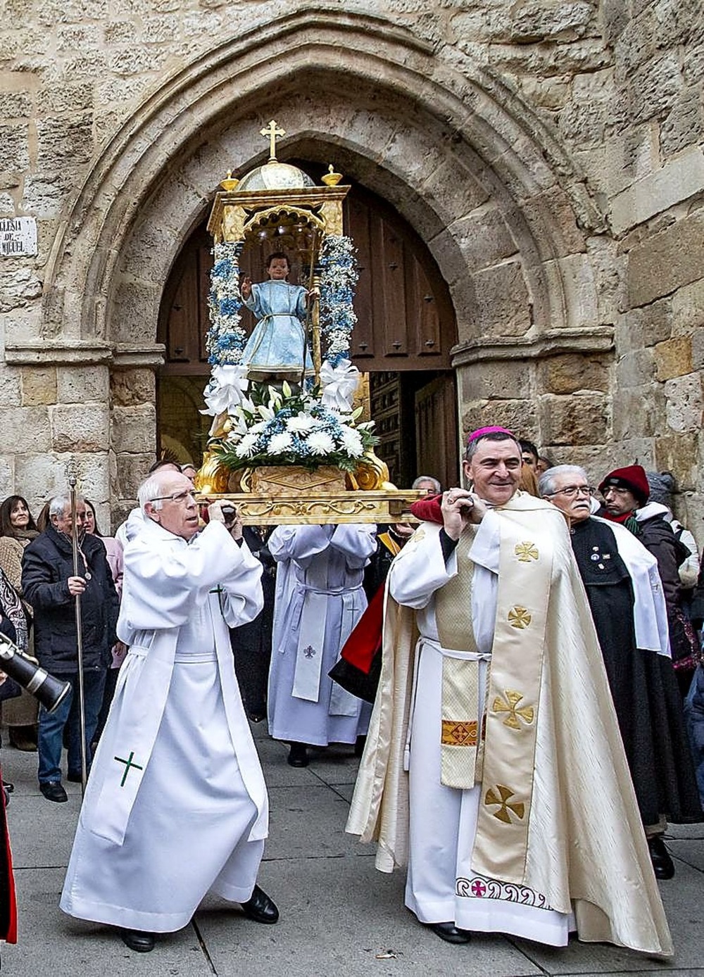 El Bautizo del Niño mezcla un año más devoción y tradición