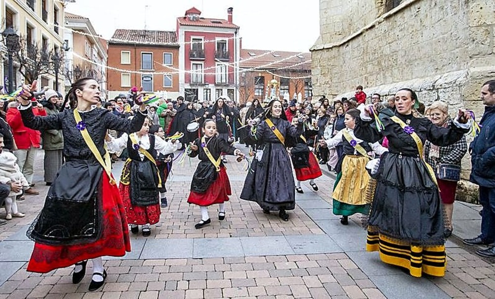 El Bautizo del Niño mezcla un año más devoción y tradición