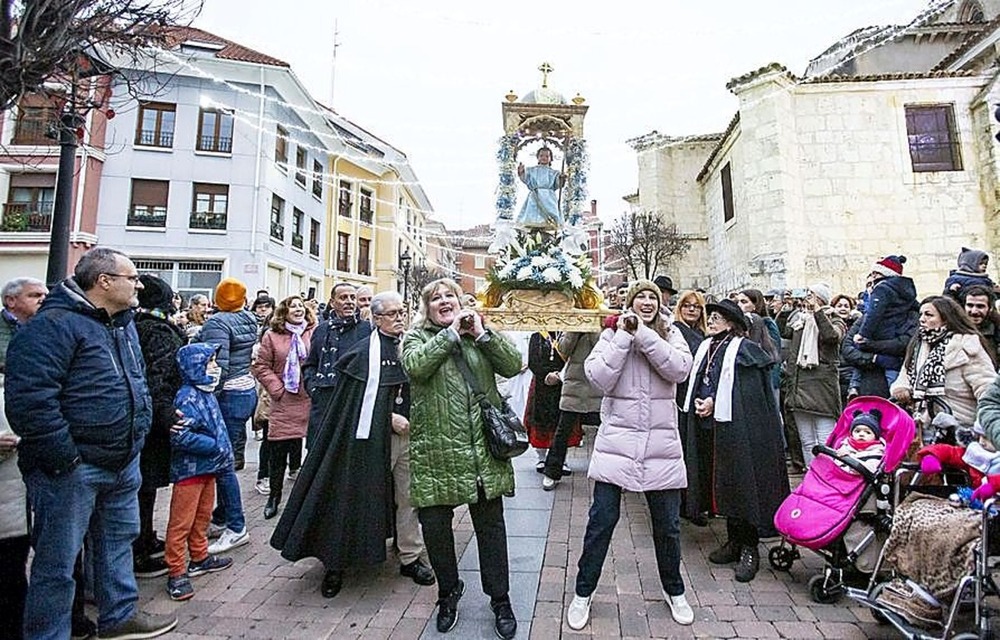 El Bautizo del Niño mezcla un año más devoción y tradición