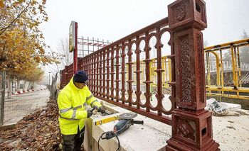 Ocyrepal comienza la instalación de la barandilla en la ribera