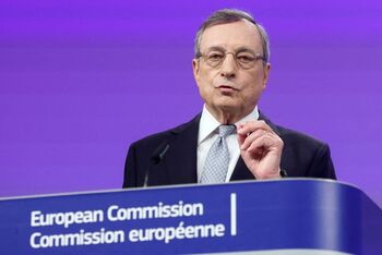 Draghi llama a una triple transformación de la economía europea