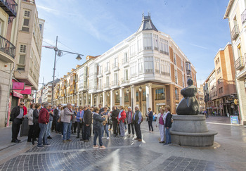 Palencia atrae a los turistas con visitas guiadas y La Olmeda