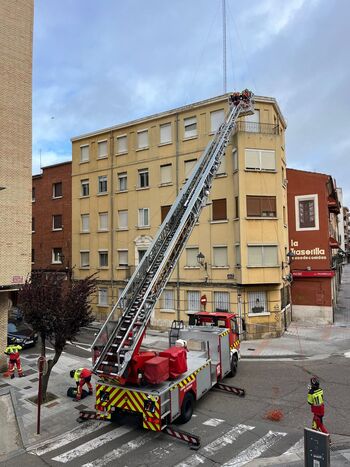 975.005 euros por un camión de bomberos con escala de 32 m