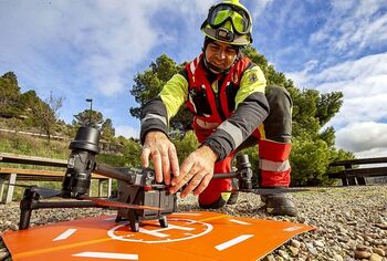 Un bombero que vuela muy alto