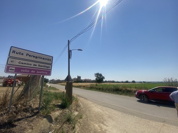 Un carril bici de acceso a Itero de la Vega