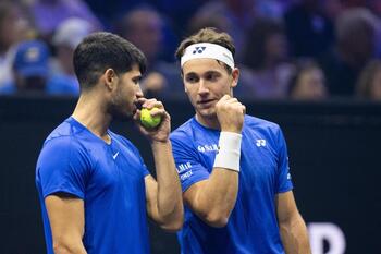 Alcaraz y Ruud aprietan la Copa Laver para Europa