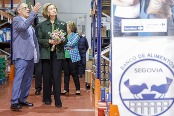 La reina Sofía valora la labor social del Banco de Alimentos