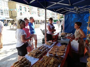 Comienza la decimotercera Feria del Dulce en Aguilar de Campoo