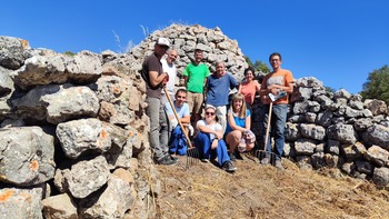 Manos en pos de un pueblo más limpio