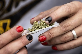 El consumo habitual de cannabis continúa en máximos en España